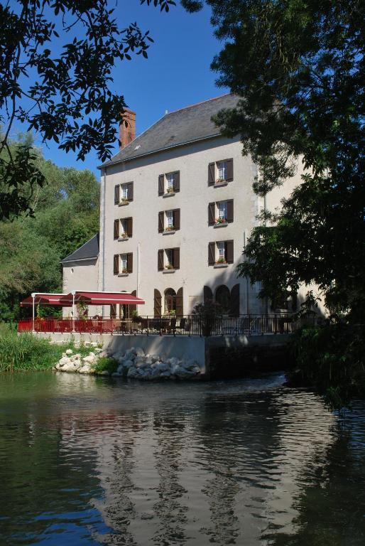 Logis Le Moulin Fleuri Hotel Veigné Екстериор снимка